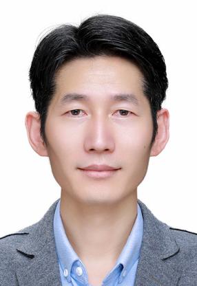 管申进证件照
